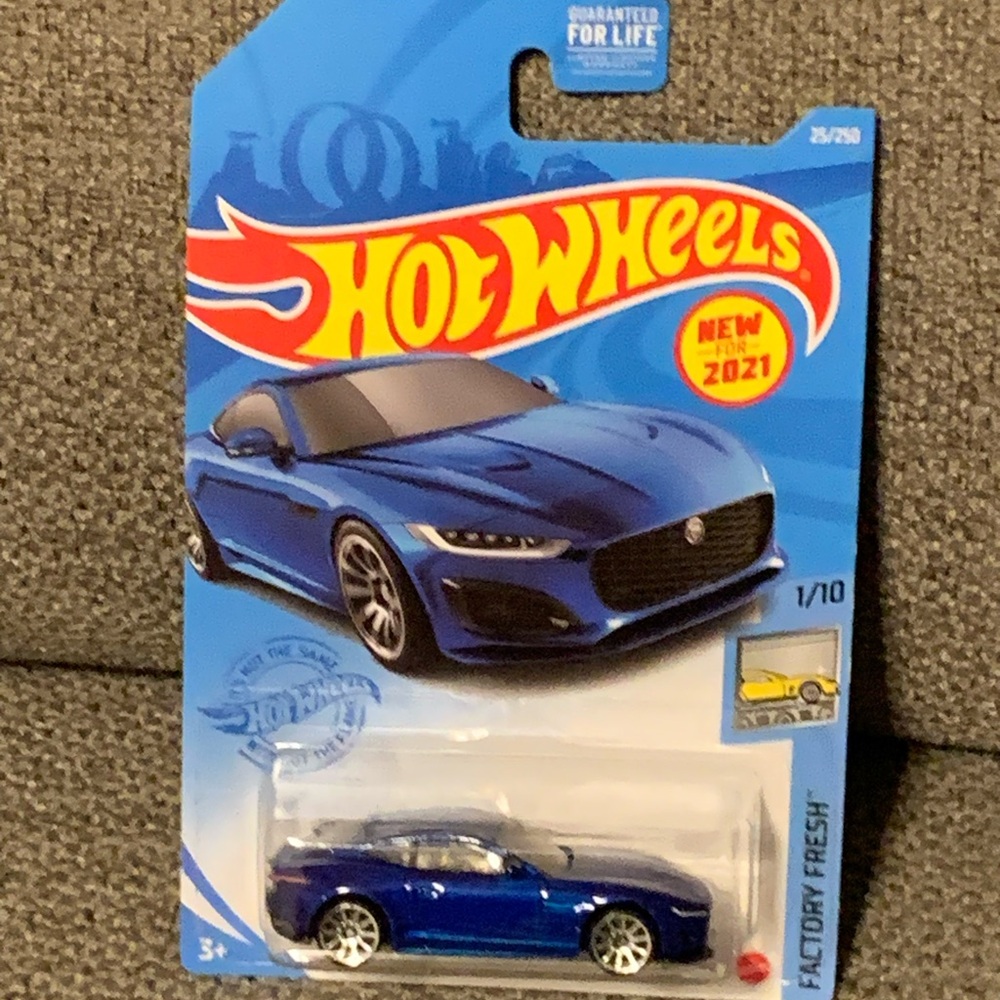 Hot Wheels New for 2021; 2020 Jaguars F-TYPE toy car Blue